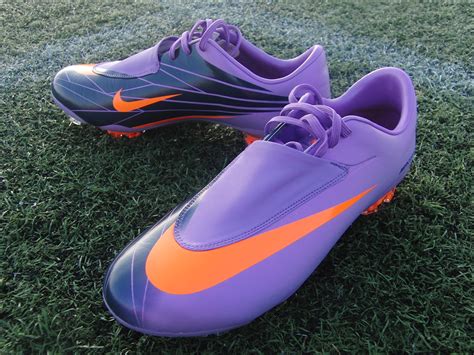 nike mercurial vapor.